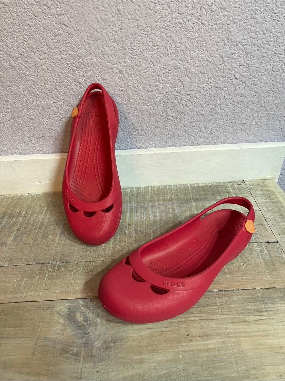 Crocs Round Toed Flats Women's punk Stylish size 6